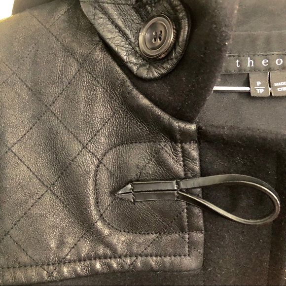 Theory Wool Coat with leather sleeves - Picture 3 of 11